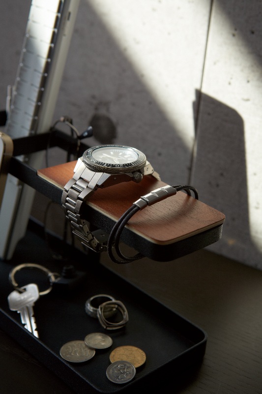 Organizer da tavolo in legno naturale e acciaio Yamazaki